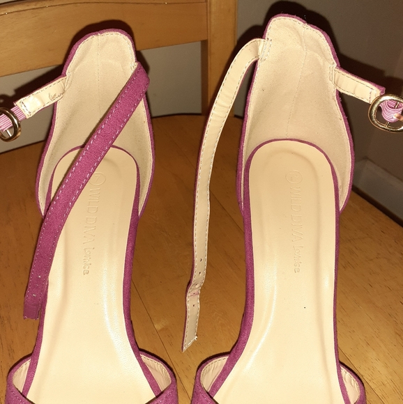 Open Toe Wedged Heels - Picture 4 of 9